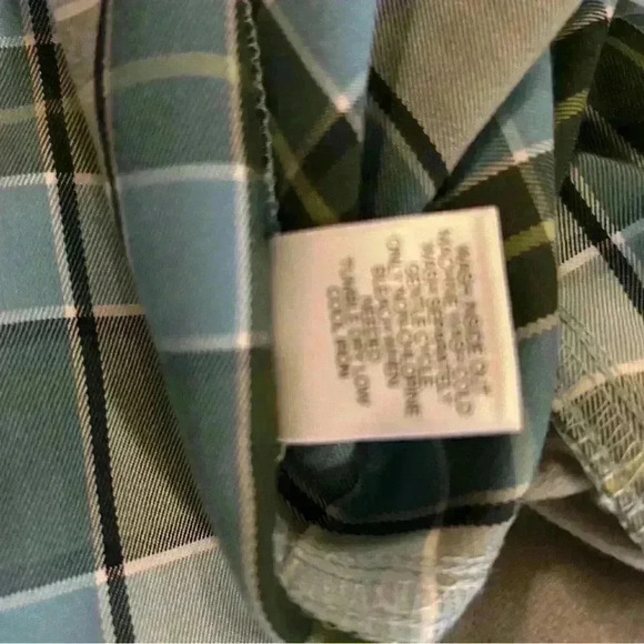 Roundtree and Yorke Outdoor. Men’s. Green & Blue Plaid Button Shirt. Preowned. - Picture 6 of 6